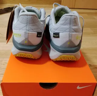 Nike Zapatillas Gore-Tex Grises y Verdes