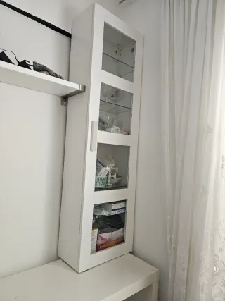 Mueble de salón blanco