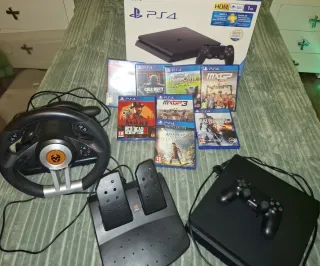 PlayStation 4 con manette, giochi e volante Thrustmaster