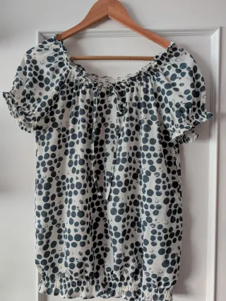 Blusa Estampada Lunares