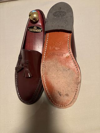 Zapatos Sebago granates  con Borlas