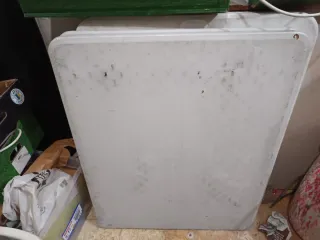 Mesa plegable de plástico y metal