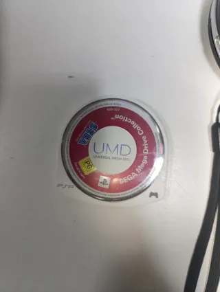 PSP 1004 Negra con Funda y Juegos Retro