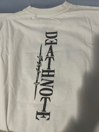 Lote Anime: Camiseta y Neceser