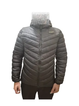 Chaqueta Puffer Supply & Demand