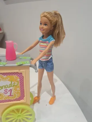 Barbie Limonada Carrito y Muñecas