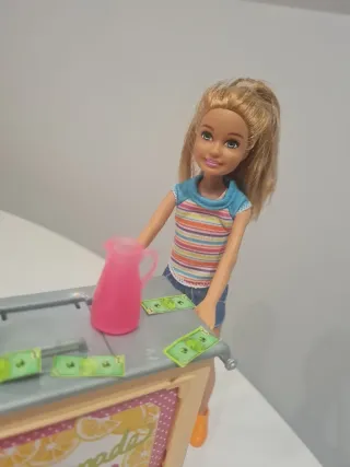 Barbie Limonada Carrito y Muñecas