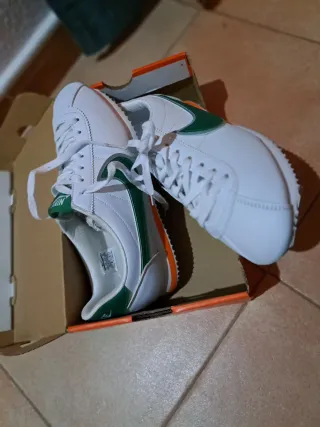 Zapatillas Nike Cortez Blancas y Verdes