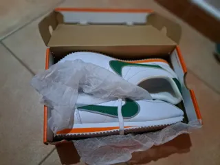 Zapatillas Nike Cortez Blancas y Verdes