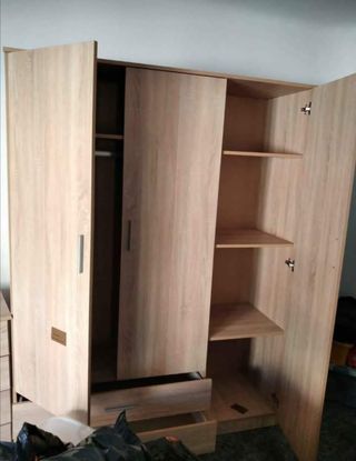 Armarios nuevos de tres puertas