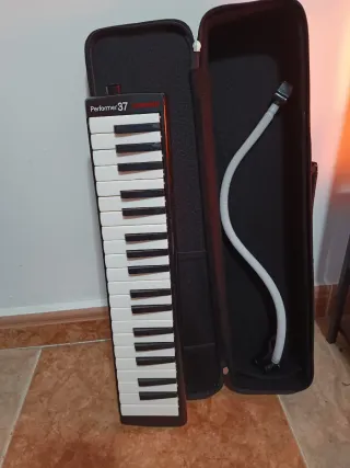 Melódica HOHNER Performer 37 con funda
