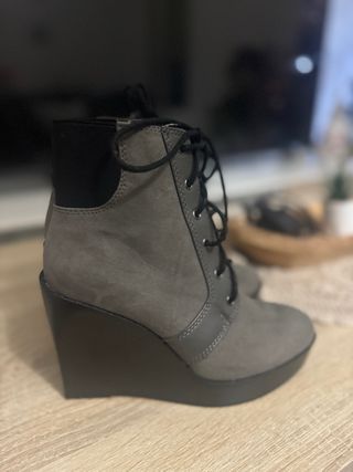 Botines Zara grises con cordones