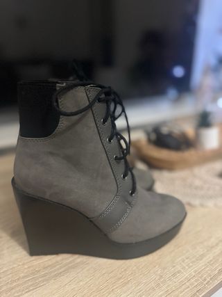 Botines Zara grises con cordones