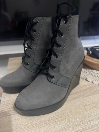 Botines Zara grises con cordones