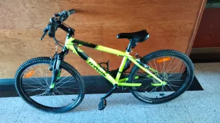 Bicicleta Infantil BTWIN 24 Neón