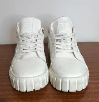 Zapatillas Moschino Blancas y Rosas.