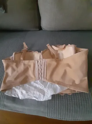 Top elegante con perline e paillettes