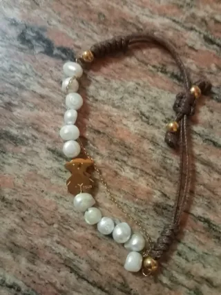 Pulsera Tous Perlas Blancas y Oso Dorado