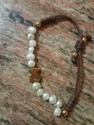 Pulsera Tous Perlas Blancas y Oso Dorado
