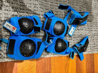 Patines ajustables Talla 26-28 + Casco