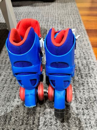 Patines ajustables Talla 26-28 + Casco