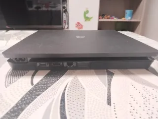 Consola PS4 Slim 1TB Negra + 7 Juegos