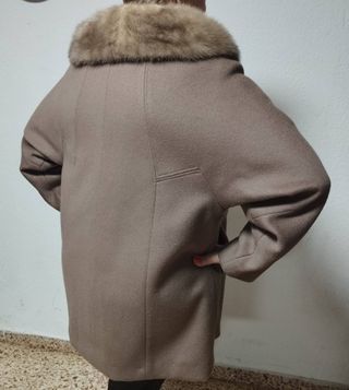 Abrigo vintage con cuello de pelo