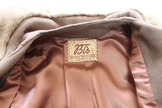 Abrigo vintage con cuello de pelo