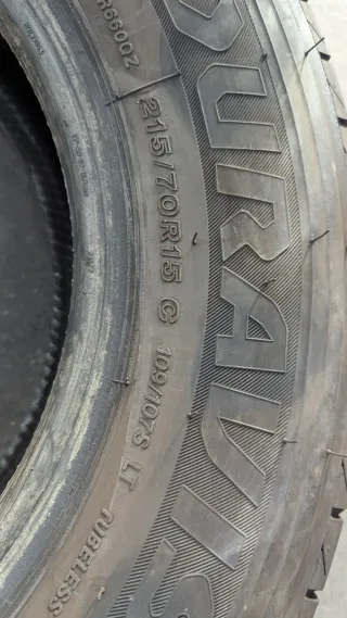 Neumático Bridgestone Duravis  215 70 R15 C