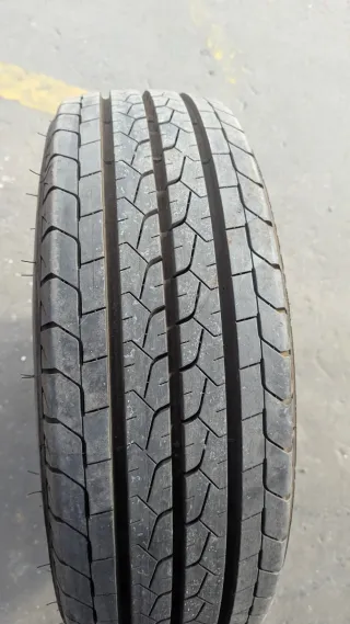 Neumático Bridgestone Duravis  215 70 R15 C
