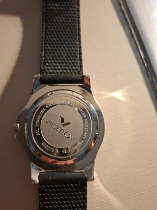 Reloj Viceroy Negro y Plateado  100 m wr