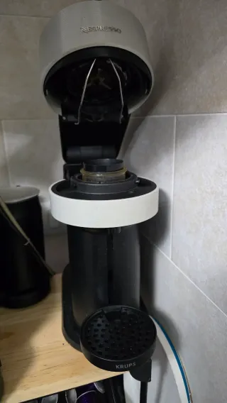 Cafetera Nespresso Vertuo Blanca