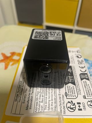 Mini cámara C2 con soporte y tarjeta