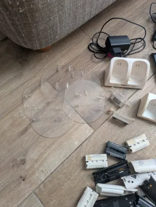 Lotto accessori Wii: basi ricarica e pile