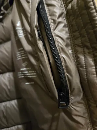 Abrigo plumífero Mango marrón.Da más talla4