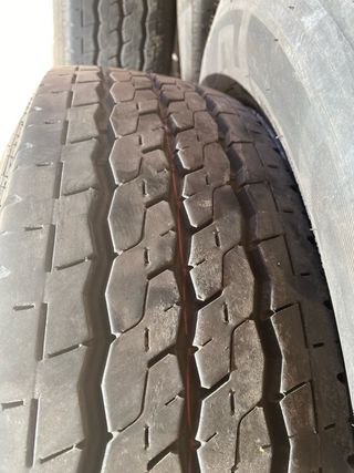 Neumáticos con llanta Renault (4 unidades)