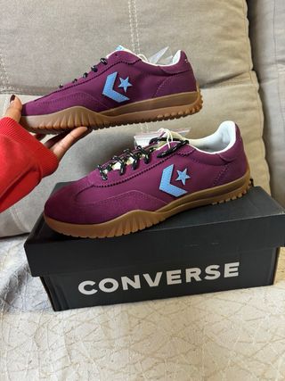 Zapatillas Converse Moradas y Marrones