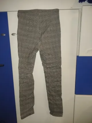 Pantalones de cuadros grises con botones