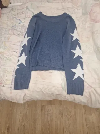 Jersey azul con estrellas blancas