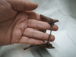 Pulsera cuero repujado diseño floral