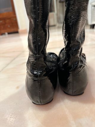 Botas altas charol negro mujer Ballco