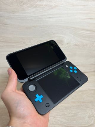 New Nintendo 2DS XL Negra/Azul