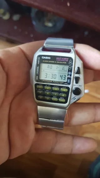 Reloj Casio Calculadora Gris y Plateado