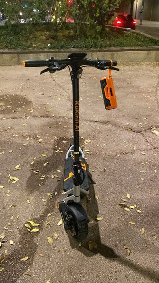 Patinete Eléctrico A1 como nuevo listo para usar.