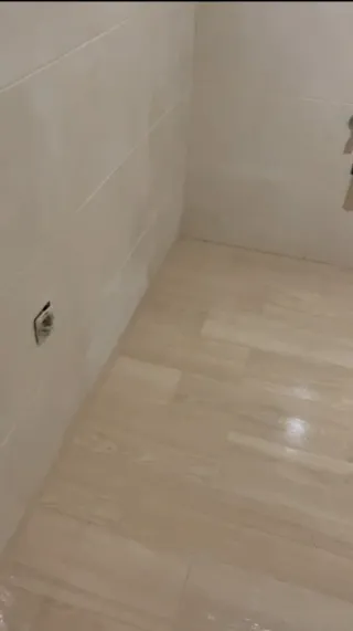 Suelo porcelánico Kala efecto madera 20x120 cm C1