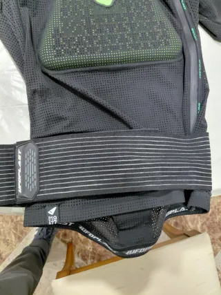 Camiseta protectora Ufoplast. Talla L y xl nuevo