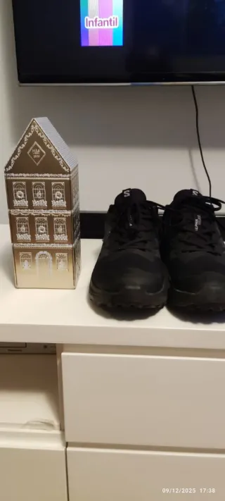 Zapatillas Salomon Gore-Tex Negras Nuevas