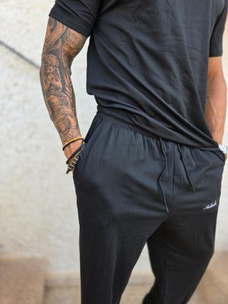 Conjunto deportivo hombre negro