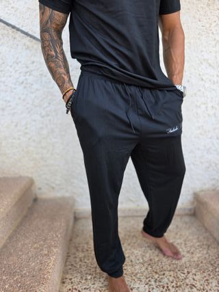 Conjunto deportivo hombre negro