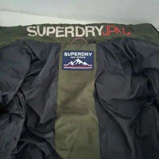 Cazadora Superdry verde acolchada NUEVA